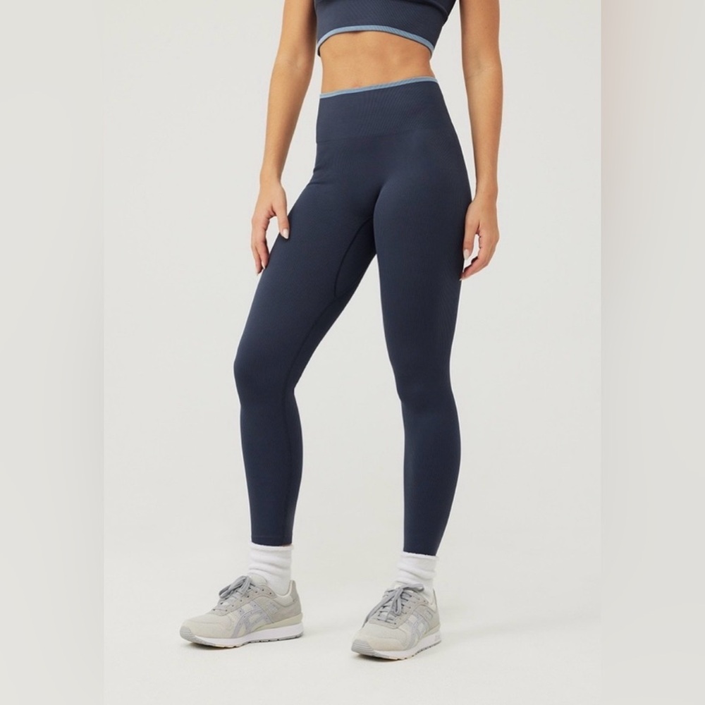 Outdoor Voices Seamless Ribbed 7/8 Leggings in Blue